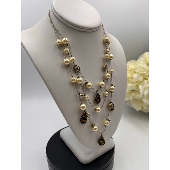 Betsey Johnson Multi Strand
Necklace Faux Pearl Leopard
Rose Statement Goldtone - Picture 3 of 8